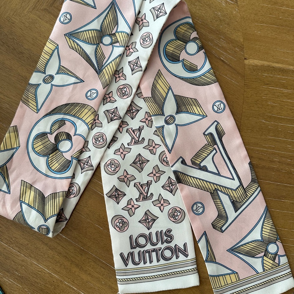 Louis Vuitton Pink and Cream Scarf